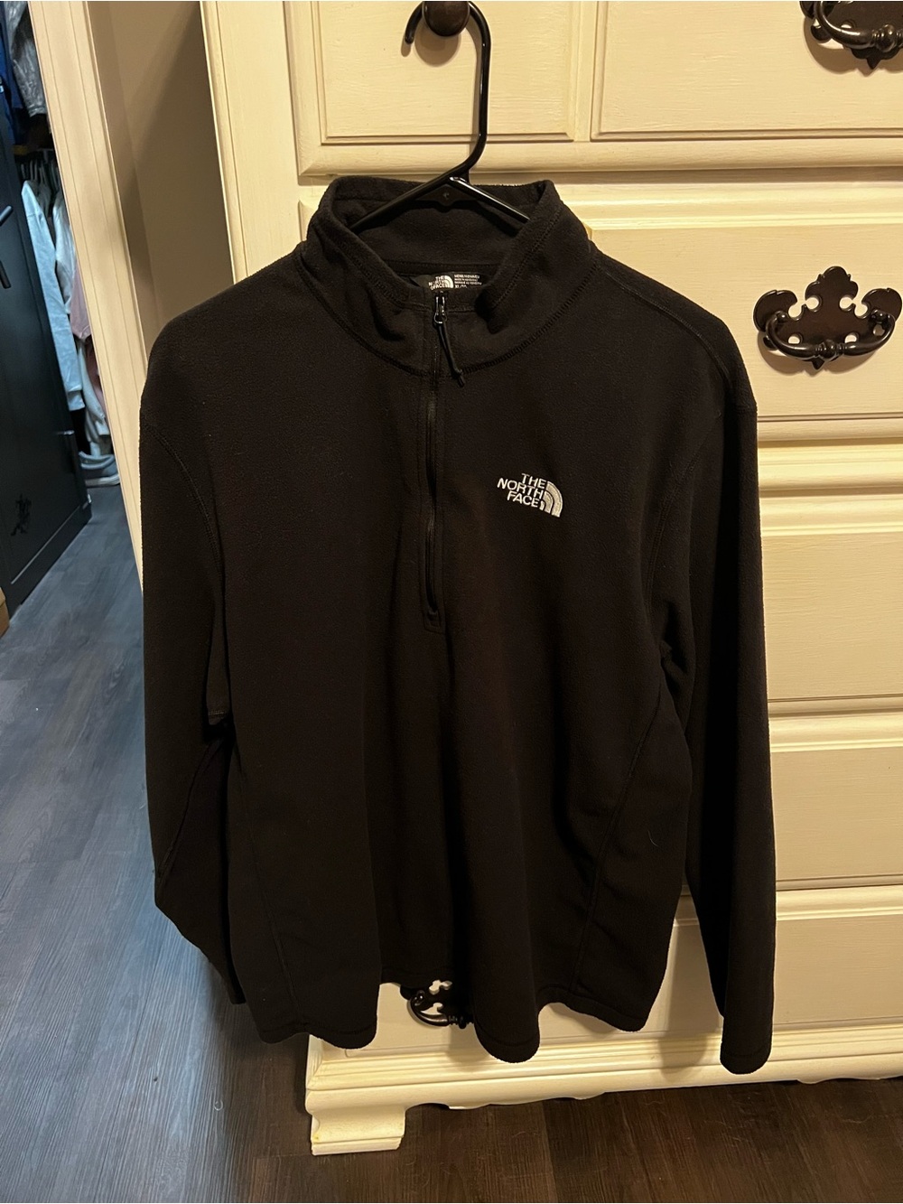 The North Face Men’s Quarter Zip Fleece Pullover